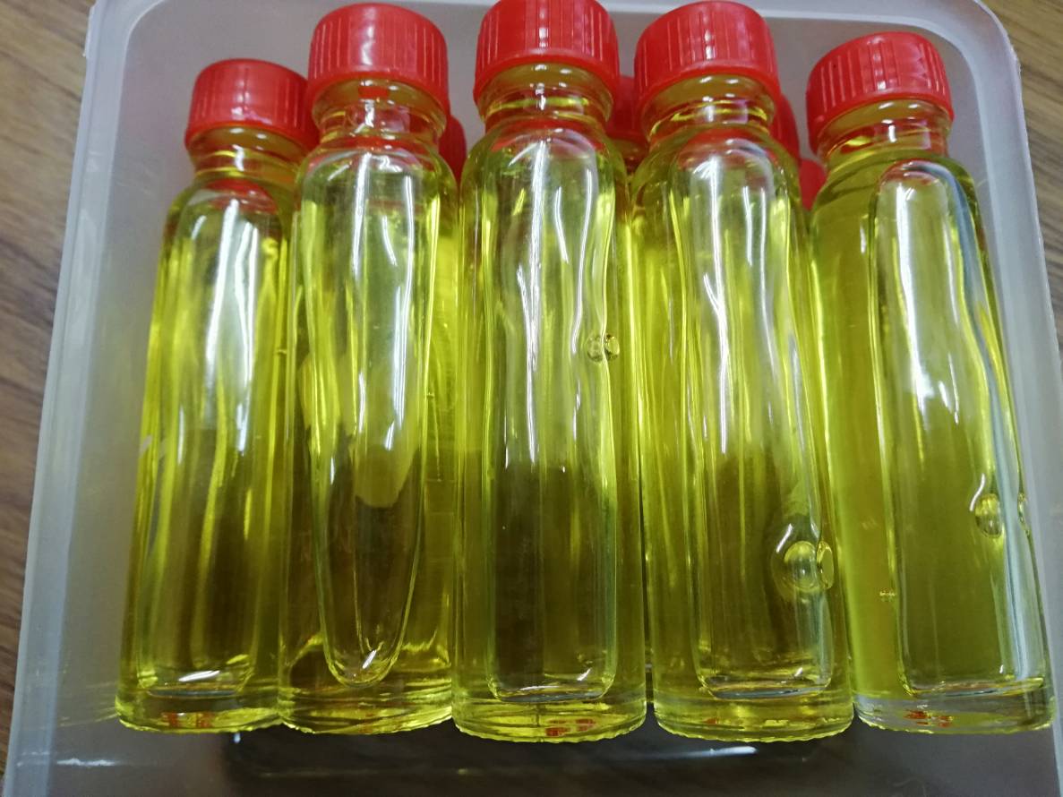 น้ำมันหอมจันทร์